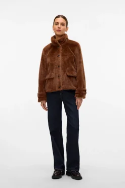 Vero Moda Abrigo corto efecto pelo Marrón oscuro Outlet