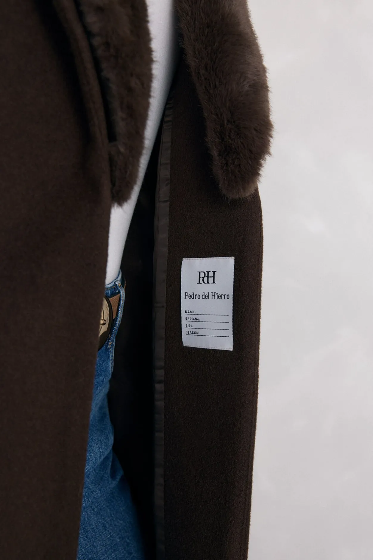 Pedro del Hierro Abrigo cuello efecto pelo Marrón Sale