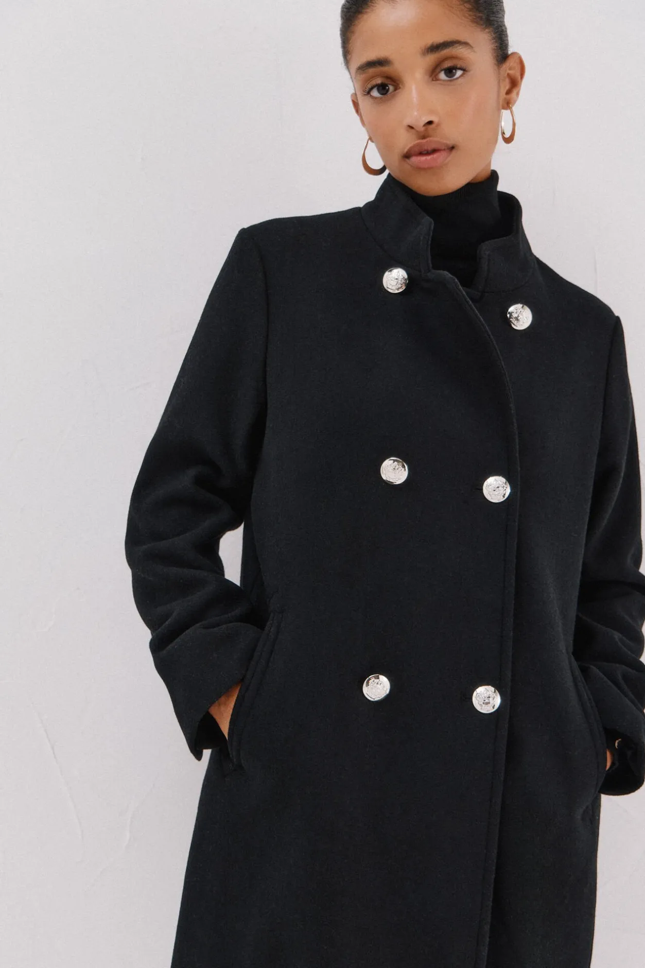 Cortefiel Abrigo doble cruce botón dorado Negro