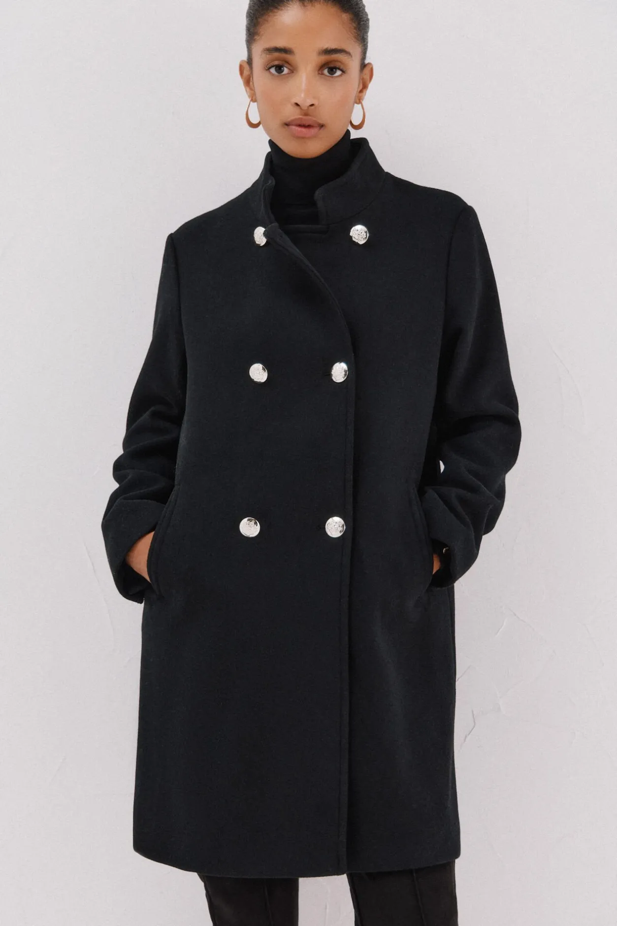 Cortefiel Abrigo doble cruce botón dorado Negro