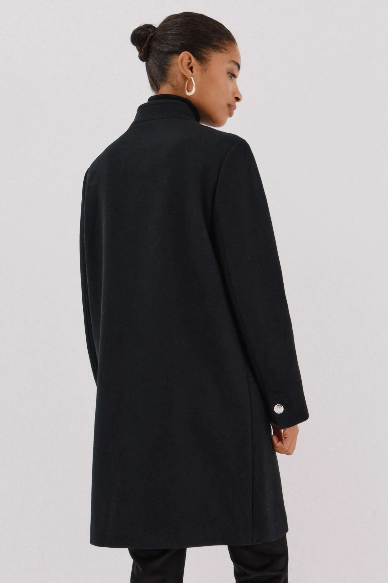 Cortefiel Abrigo doble cruce botón dorado Negro