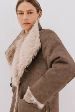 Cortefiel Abrigo largo efecto pelo reversible Marr&oacute;n oscuro Best