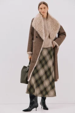 Cortefiel Abrigo largo efecto pelo reversible Marr&oacute;n oscuro Best