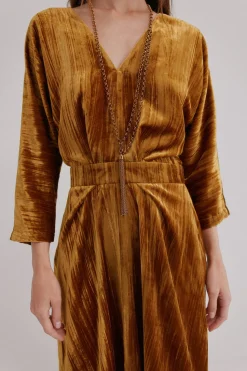 Hoss Intropia Alma. Vestido de terciopelo Dorado New