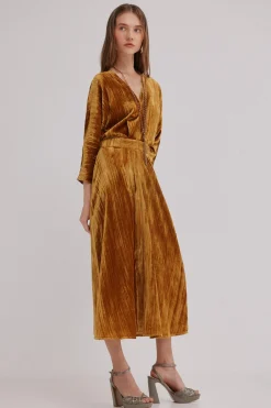 Hoss Intropia Alma. Vestido de terciopelo Dorado New