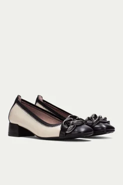 Hispanitas Bailarina punta cuadrada adorno cadena OPORTO Negro Discount