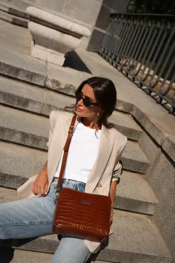 The Code Bandolera charlotte praline Marr&oacute;n Outlet