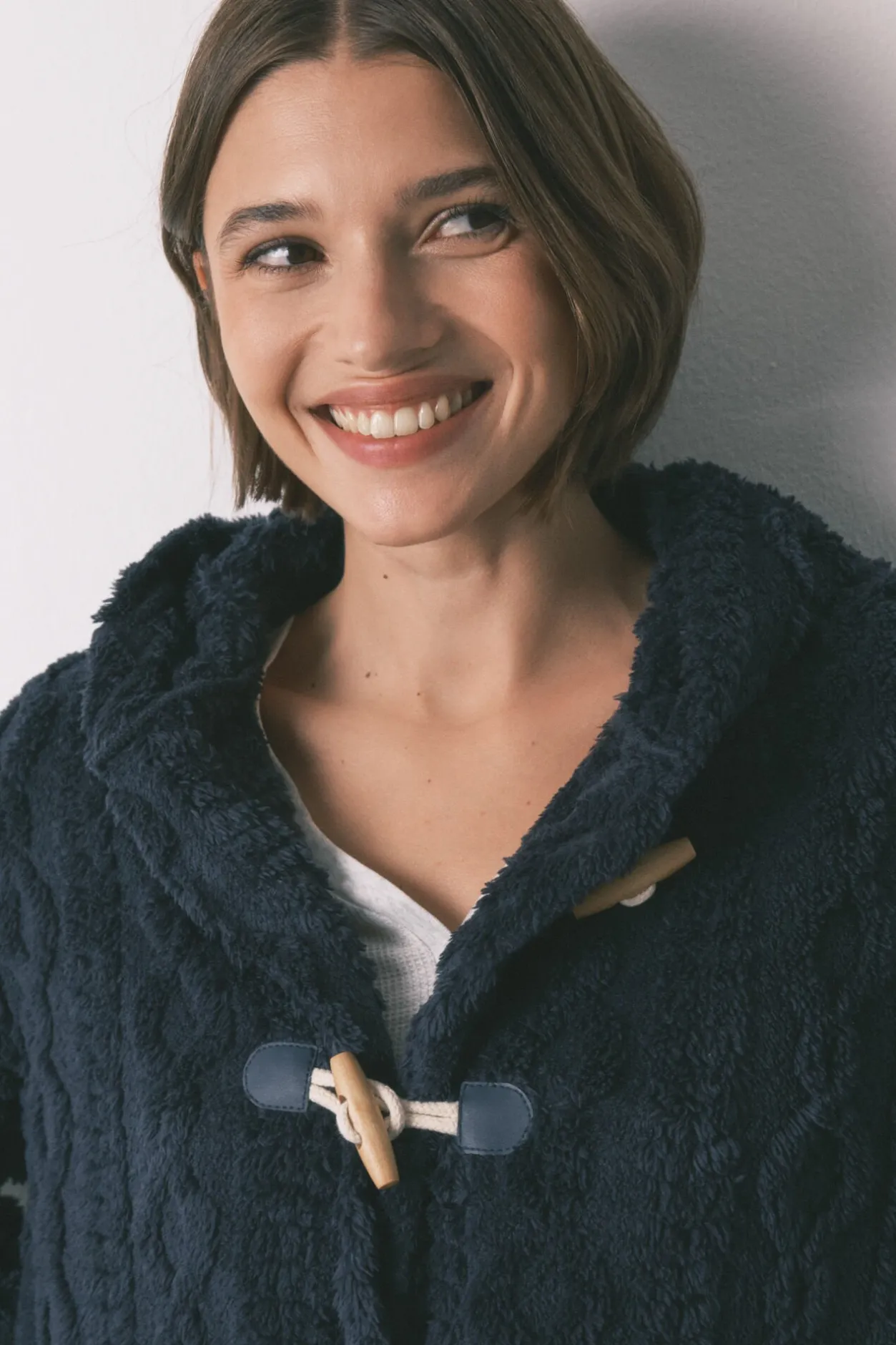 Women'secret Bata corta capucha polar suave azul Outlet