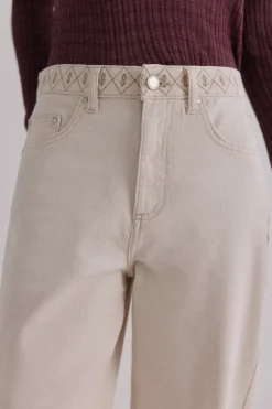 Hoss Intropia Bianca. Vaqueros bordados Marfil