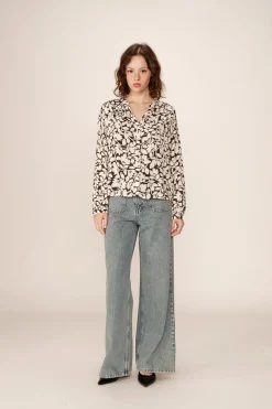 Grace & Mila Blusa con corte regular de mangas largas Estampado beige Sale