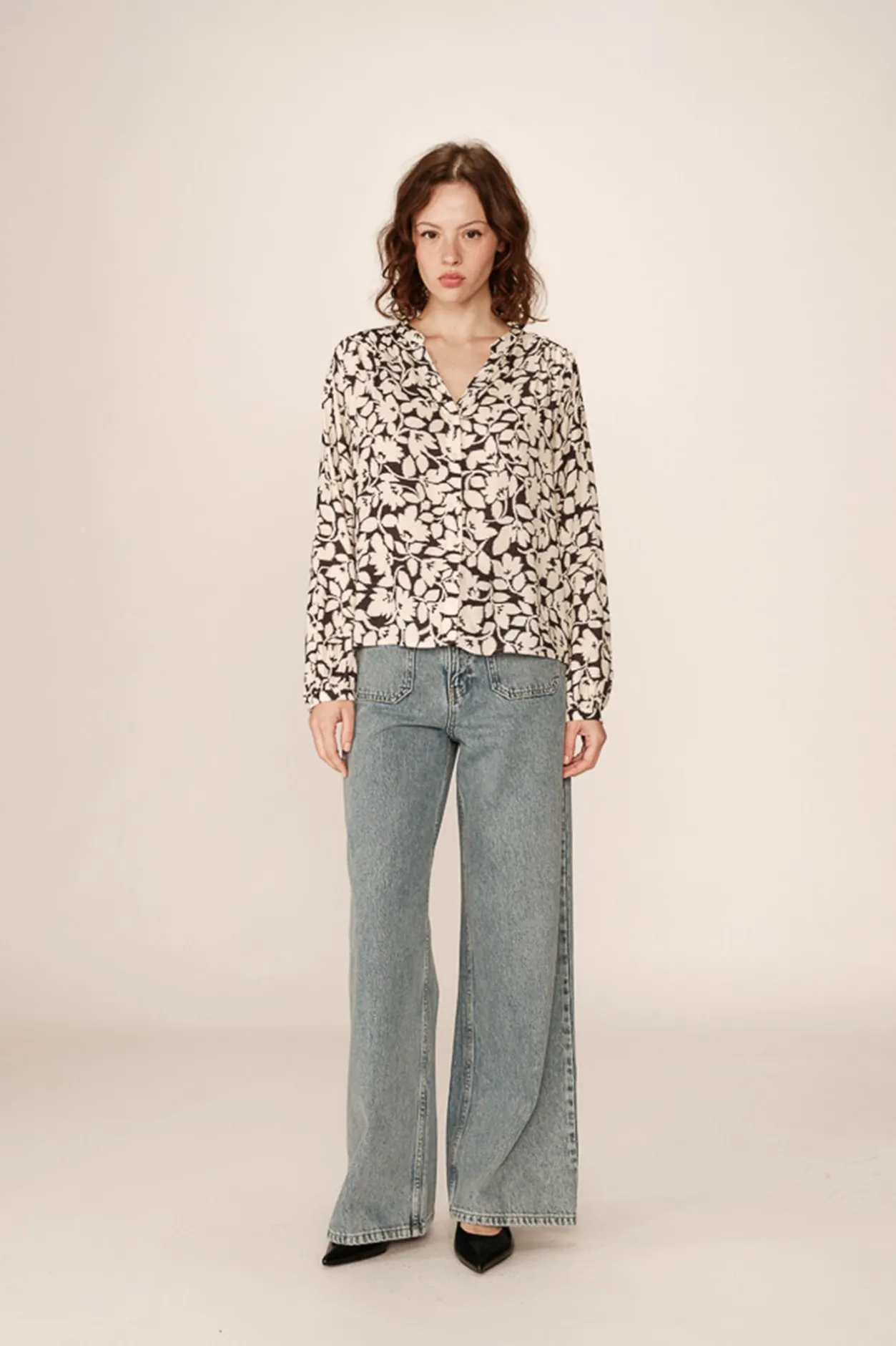 Grace & Mila Blusa con corte regular de mangas largas Estampado beige Sale