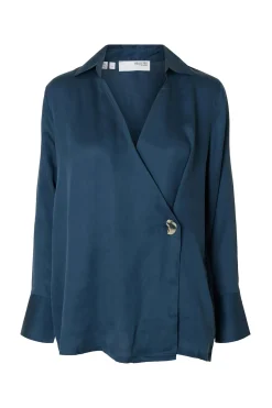 Selected Blusa cuello pico detalle metálico Azul marino