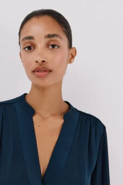 Cortefiel Blusa satinada fluida Azul marino Hot