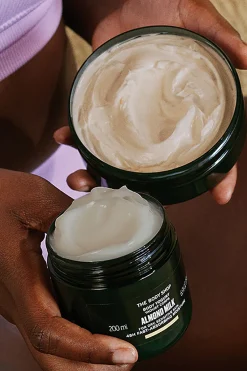 The Body Shop Body Yogurt de Leche de Almendras 200ml Multicolor Hot