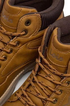 Lois Bota casual caballero nude New