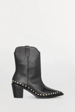 Pedro del Hierro Botin tacón con tachas en piel Negro Outlet