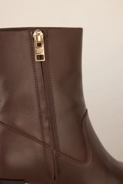 Pedro del Hierro Botín napa tacón Marr&oacute;n Discount