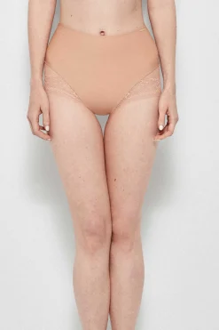 Gisela Braga alta sin costuras nude Hot