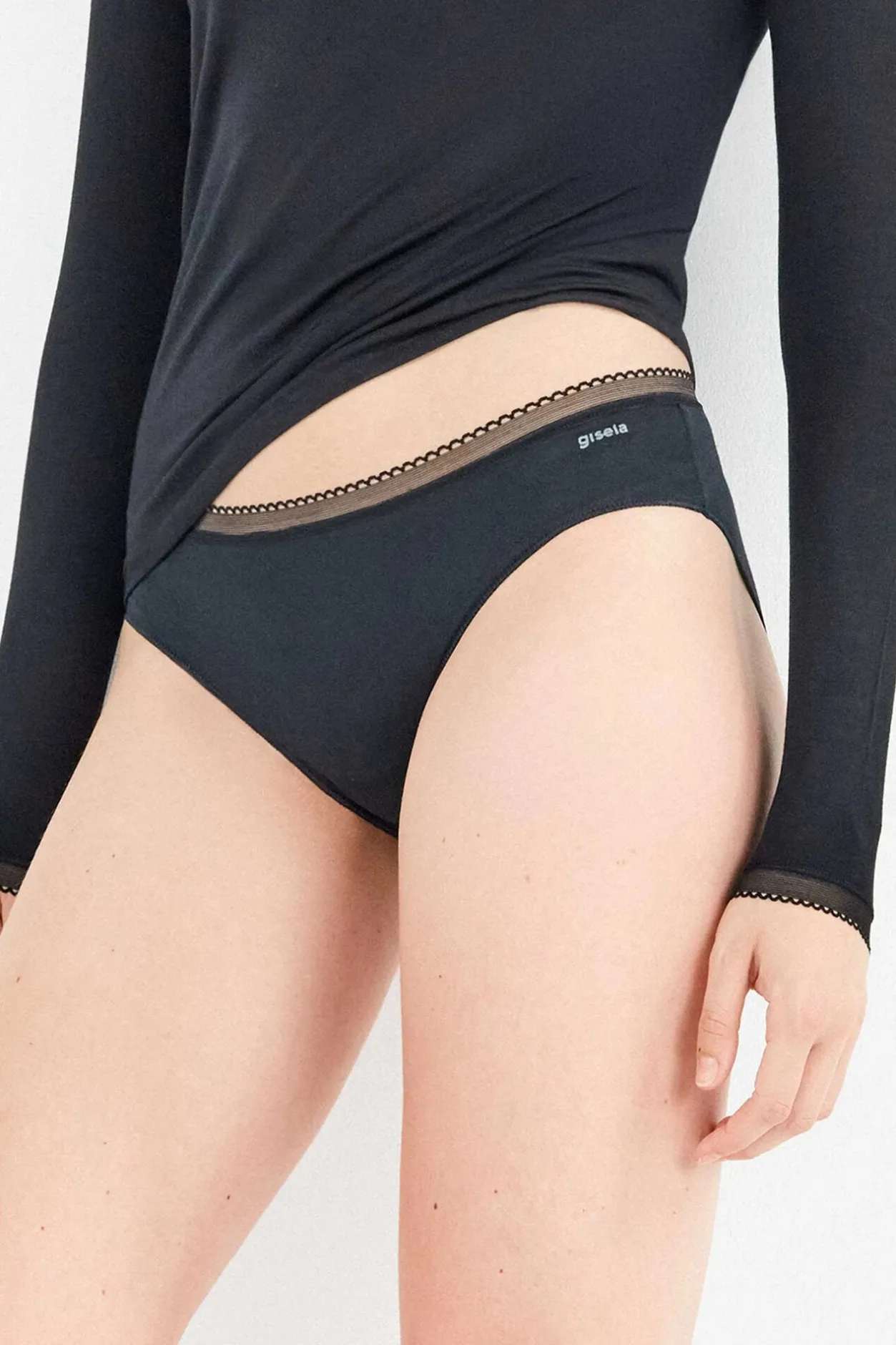 Gisela Braga básica midi con galón de encaje negro New