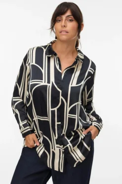 Vero Moda Curve Camisa satinada de manga larga talla grande Negro Hot