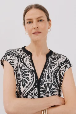 Cortefiel Camiseta básica sin magnas cuello mao Estampado blanco Discount