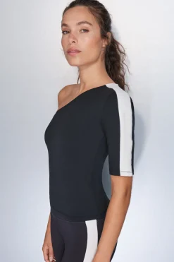 Dash and Stars Camiseta escote asimétrico bicolor negro Hot