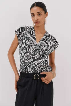 Cortefiel Camiseta estamapda escote pico fruncido Estampado blanco Hot