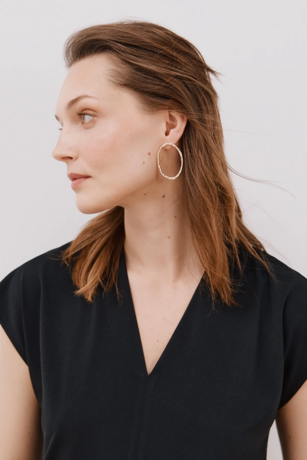 Cortefiel Camiseta estamapda escote pico fruncido Negro