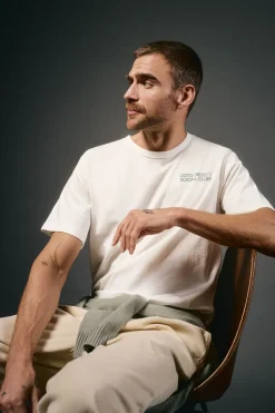 OOTO Camiseta gráfica Marfil Clearance