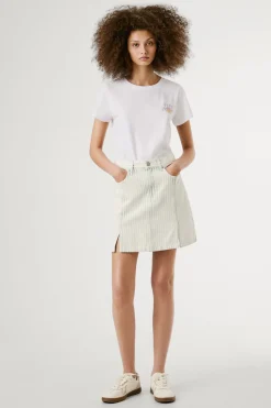 Pepe Jeans Camiseta manga corta con logo bordado y dibujo trasero. blanco