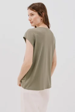 Cortefiel Camiseta pico con detalle puntilla Kaki Best