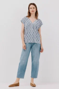 Cortefiel Camiseta pico con detalle puntilla Estampado azul Online