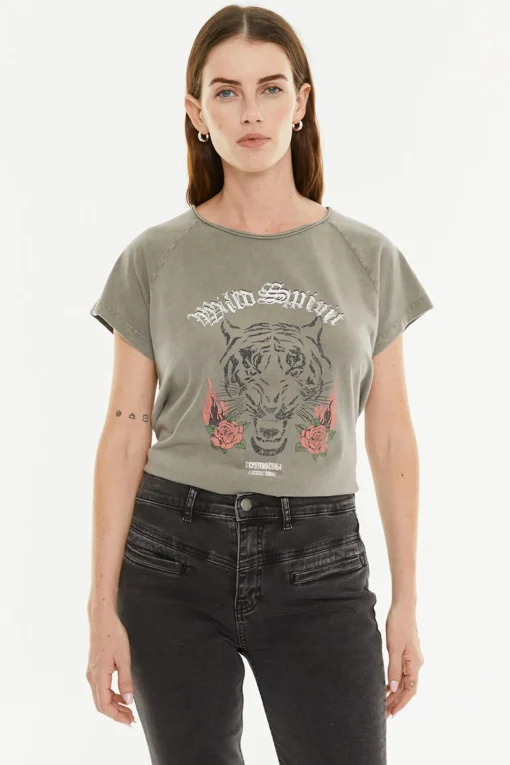 System Action Camiseta posicional tigre verde Hot - Tesoro de la Moda