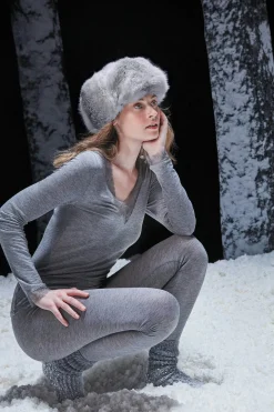 Gisela Camiseta termal cuello pico con encaje gris Discount