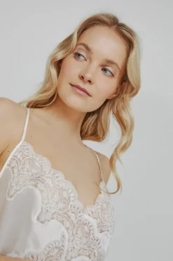 Ivette Bridal Camisón de raso con bordados en blanco marfil New