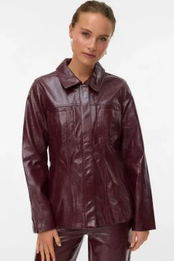 Vero Moda Cazadora ajustada efecto piel Vino Outlet