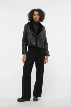 Vero Moda Cazadora corta efecto piel Negro Sale