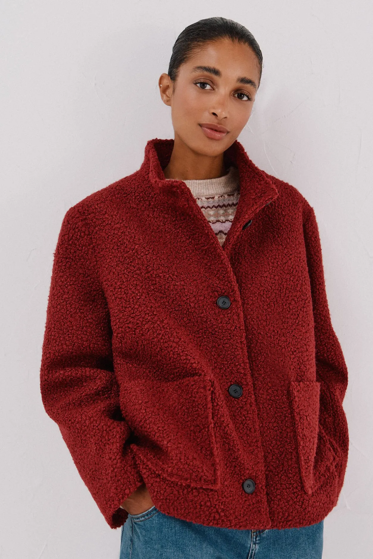 Cortefiel Cazadora corta tejido suave Vino Hot