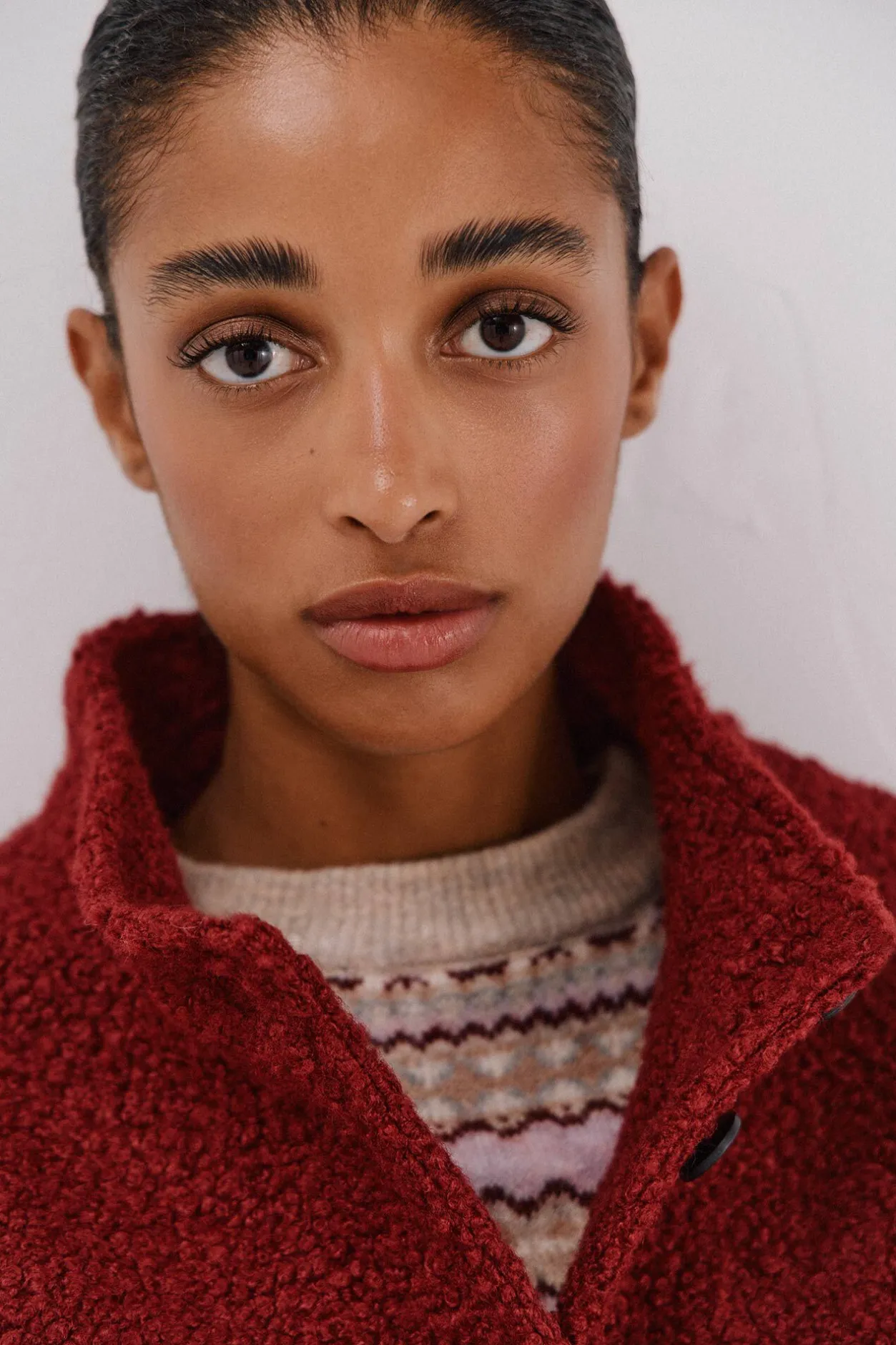 Cortefiel Cazadora corta tejido suave Vino Hot