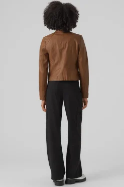 Vero Moda Cazadora efecto piel cuello Perkins Marr&oacute;n New