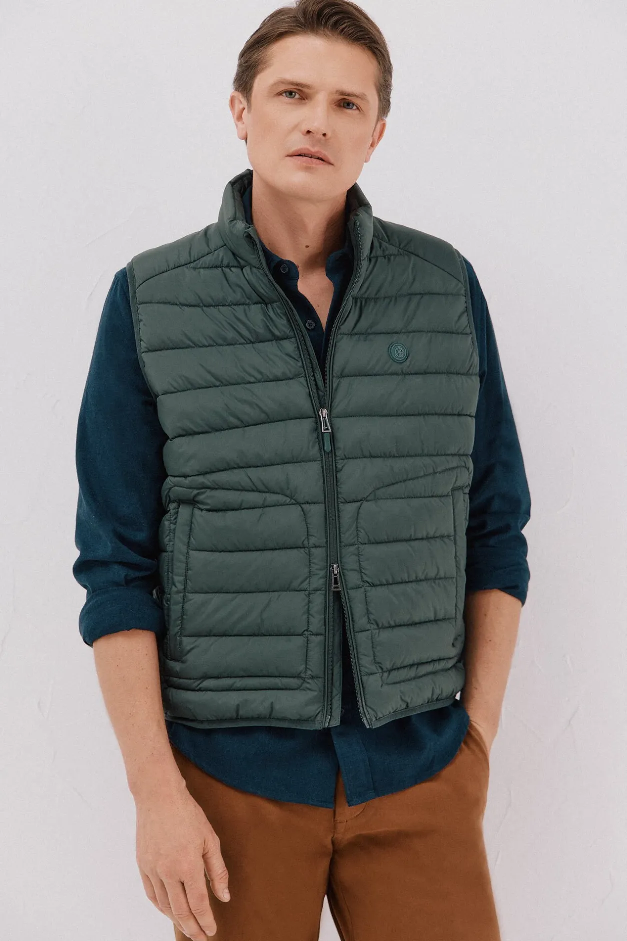 Cortefiel Chaleco acolchado ultralight Verde oscuro Hot