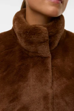 Vero Moda Chaleco de pelo cuello alto Marr&oacute;n oscuro