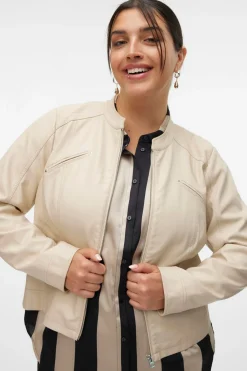 Vero Moda Curve Chaqueta efecto piel talla grande Beige Online