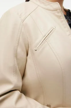 Vero Moda Curve Chaqueta efecto piel talla grande Beige Online