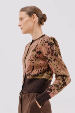 Cortefiel Chaqueta pliegue hombro Marr&oacute;n oscuro Outlet