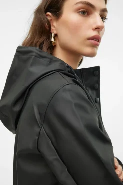 Vero Moda Chubasquero manga larga con capucha Negro Clearance
