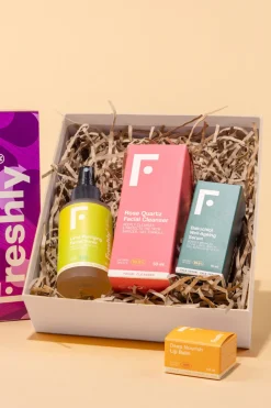 Freshly Cosmetics Cofre rutina anti edad estampado