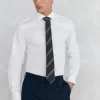 Conjunto de corbata, pantalón y camisa Outlet