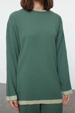 Trendyol Conjunto pantalón y camiseta punto con ribetes verde Sale