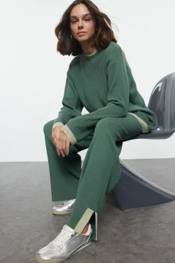 Trendyol Conjunto pantalón y camiseta punto con ribetes verde Sale